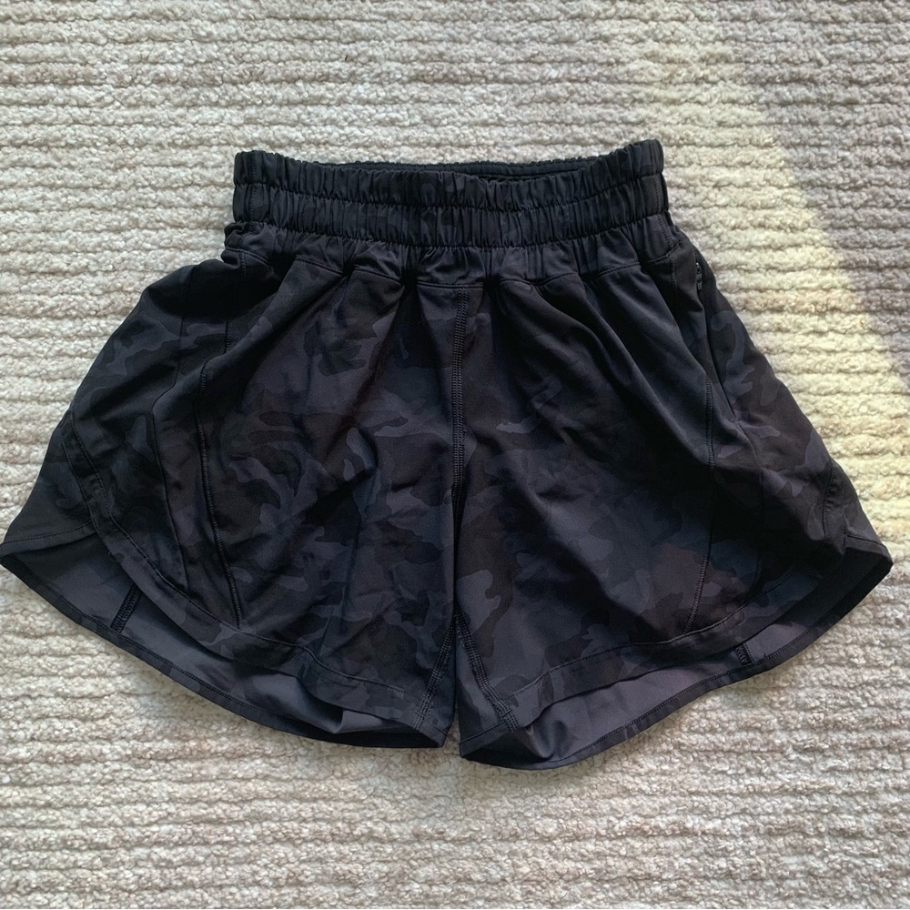 Lululemon Track That Shorts 5” Black Camo Size 2